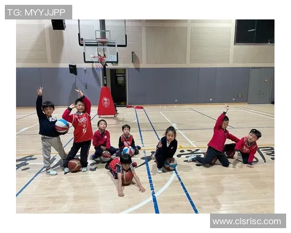 今天的体育课让我感受到了团队合作的力量与运动的乐趣